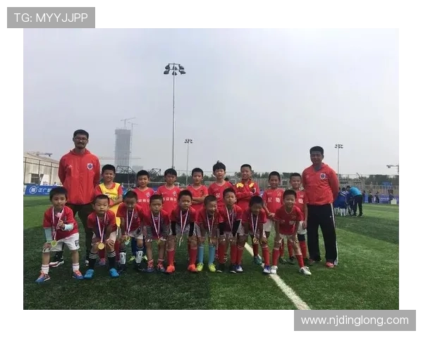 西安足球队荣登足球状态排行榜榜首引发热议与关注